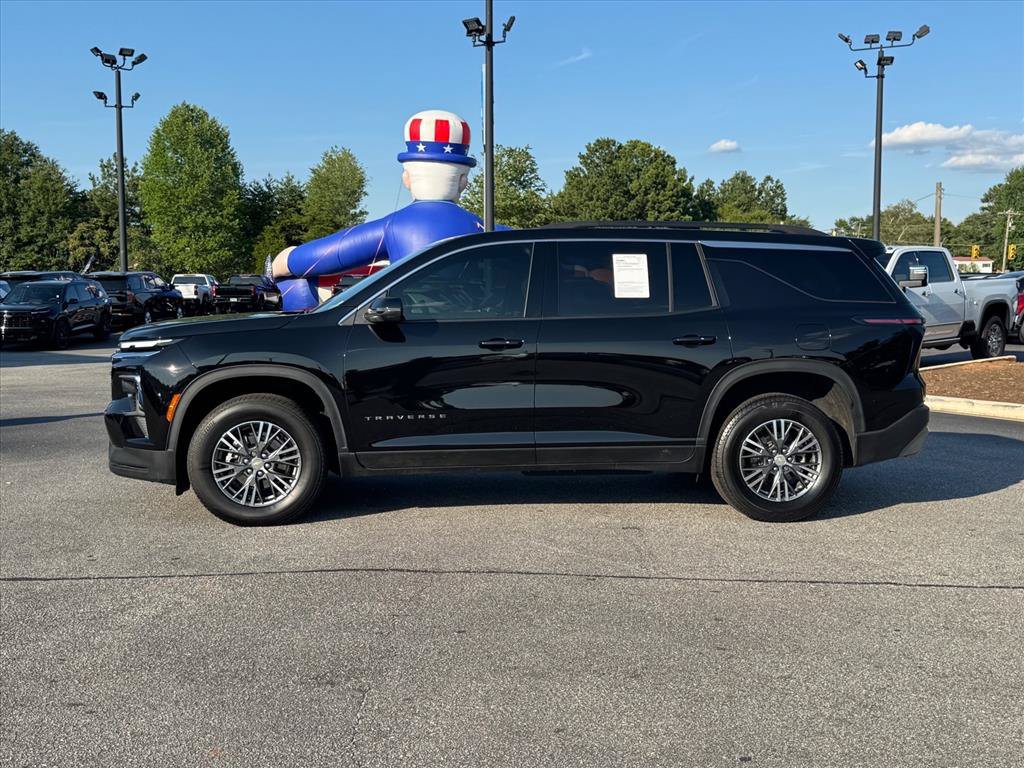Used 2026 Chevrolet Traverse LT FWD image 6