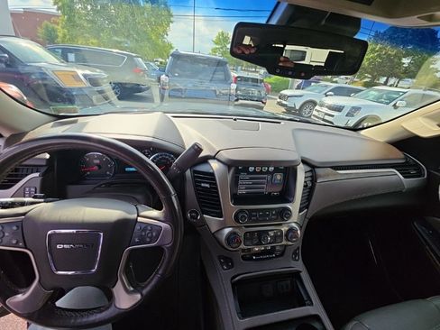 Used 2018 GMC Yukon Denali AWD/4WD image 14