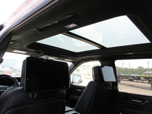 New 2026 GMC Yukon XL Denali Ultimate AWD/4WD image 12