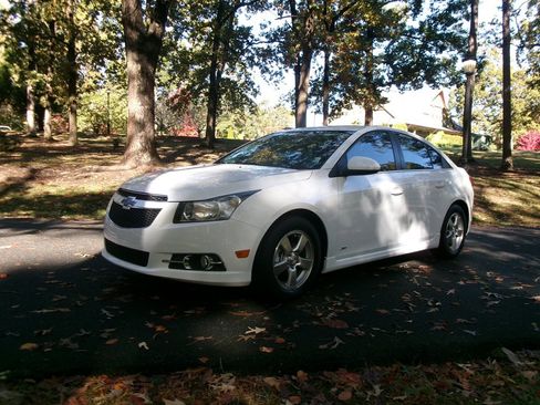 Used 2014 Chevrolet Cruze LT w/ Enhanced Safety Package image 1