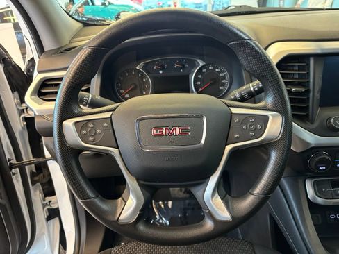 Used 2022 GMC Acadia SLE FWD image 16