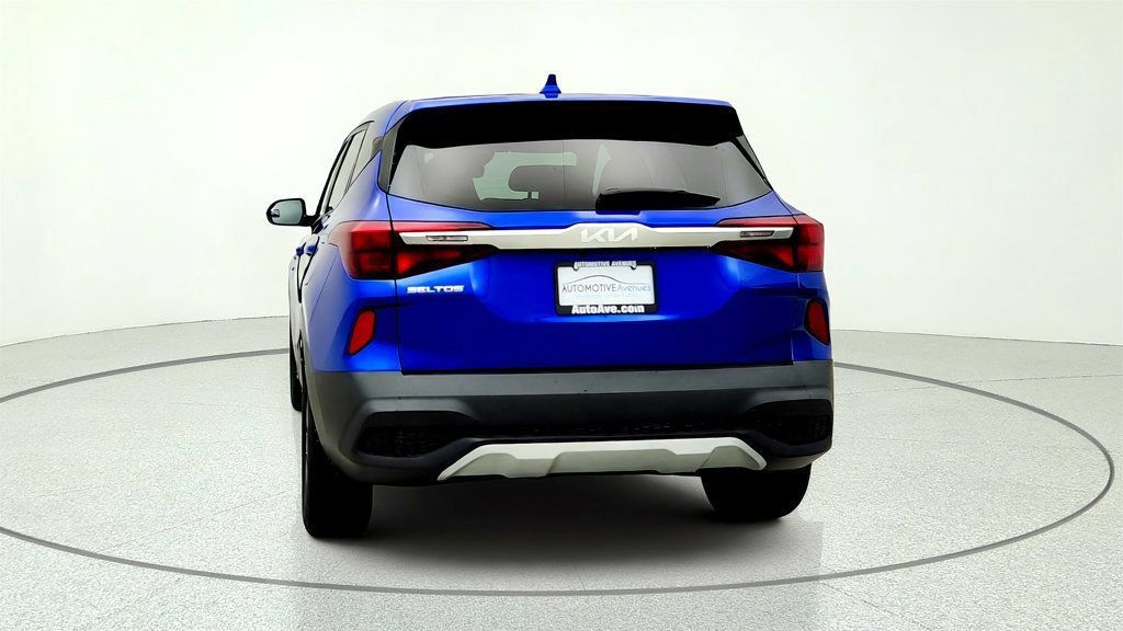 Used 2023 Kia Seltos LX AWD/4WD image 6