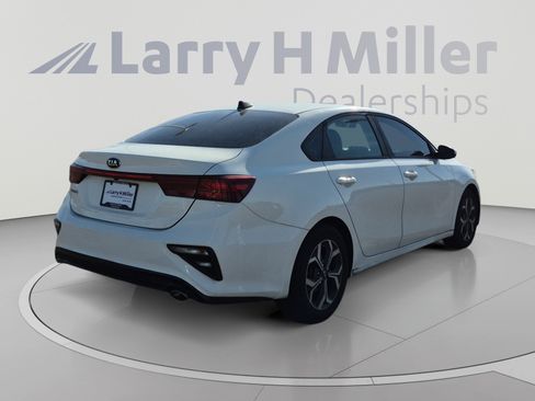 Used 2019 Kia Forte LXS FWD image 5