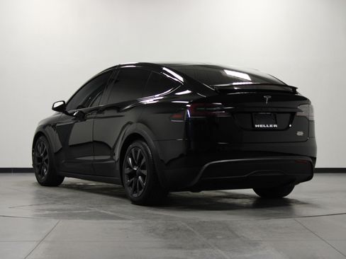 Used 2022 Tesla Model X Plaid image 6