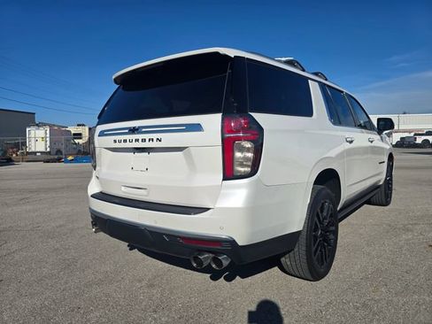 Used 2021 Chevrolet Suburban High Country AWD/4WD image 3