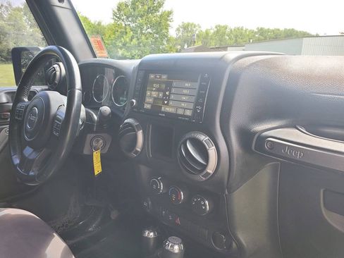 Used 2015 Jeep Wrangler Sport AWD/4WD image 20
