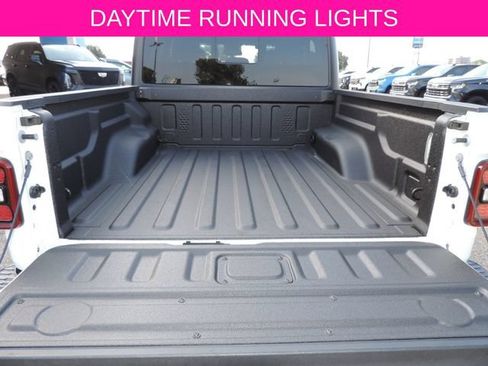 Used 2024 Jeep Gladiator Rubicon w/ Safety Group AWD/4WD image 14