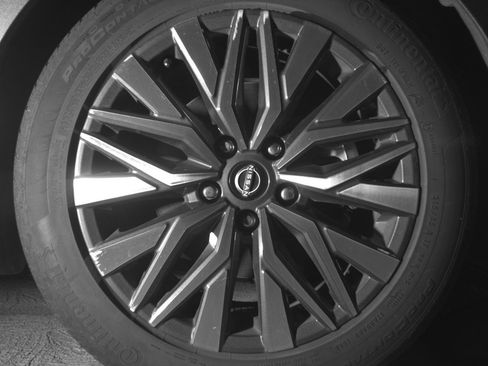 Used 2025 Nissan Altima 2.5 SV FWD image 13