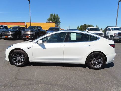Used 2020 Tesla Model 3 Standard Range Plus RWD image 4