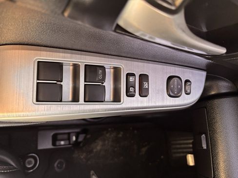 Used 2014 Toyota Camry SE image 10