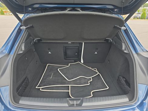 Used 2020 Mercedes-Benz GLA 250 4MATIC w/ Premium Package image 12