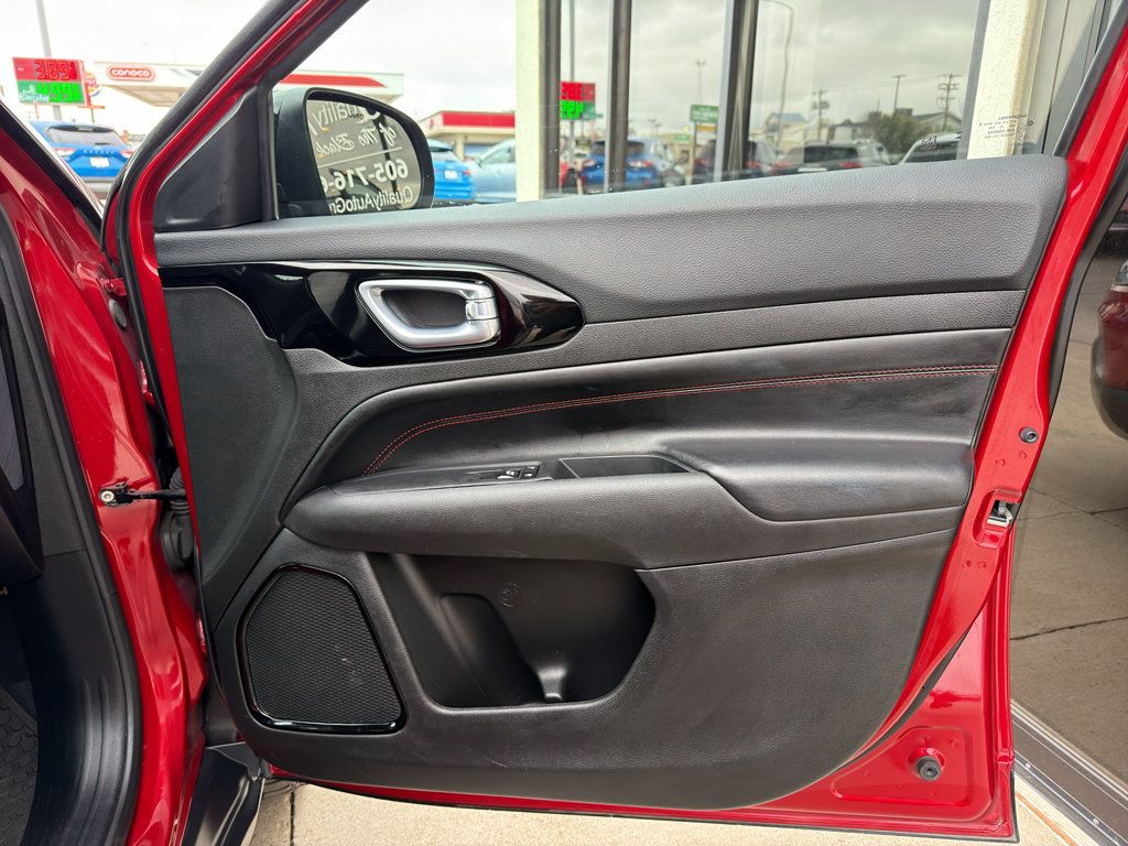 Used 2025 Jeep Compass Trailhawk AWD/4WD image 11