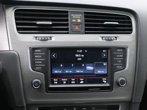 Used 2016 Volkswagen Golf S image 12