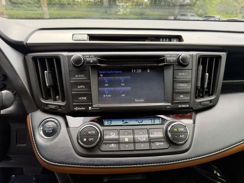 Used 2018 Toyota RAV4 SE w/ Power Extra Value Package FWD image 19
