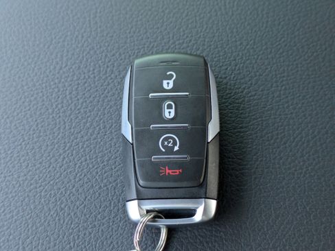 New 2026 RAM 1500 4x4 Crew Cab image 31