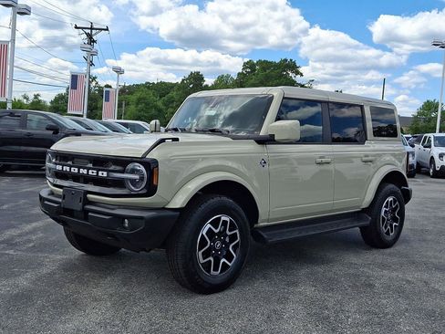 Certified 2025 Ford Bronco Outer Banks AWD/4WD image 3
