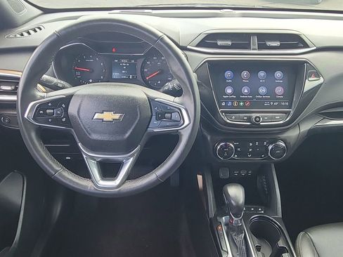 Used 2023 Chevrolet TrailBlazer ACTIV w/ Convenience Package FWD image 11