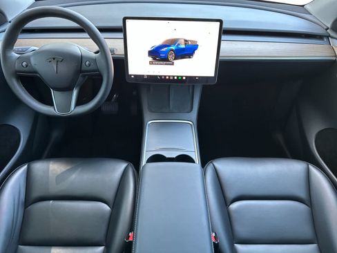 Used 2024 Tesla Model Y Long Range AWD/4WD image 3