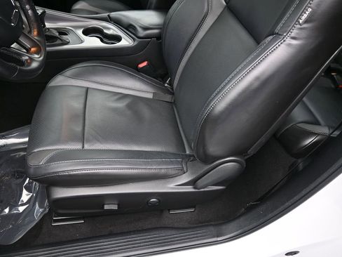 Used 2023 Dodge Challenger SXT w/ Plus Package image 13