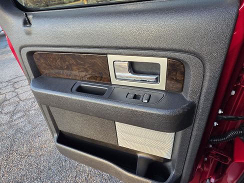 Used 2014 Ford F150 Platinum image 37