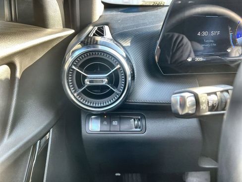 Certified 2025 Chevrolet Equinox LT w/ Convenience Package II image 9