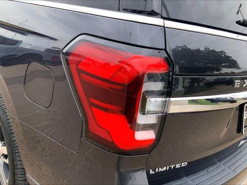 Used 2024 Ford Expedition Limited RWD image 32