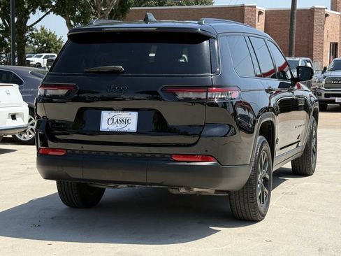 Used 2025 Jeep Grand Cherokee L Altitude AWD/4WD image 4