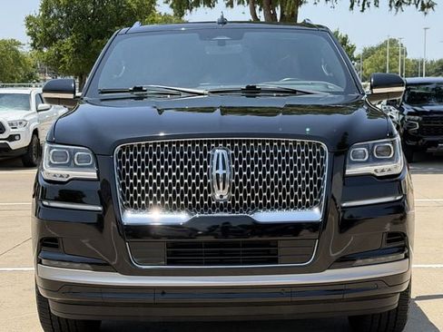 Used 2022 Lincoln Navigator Reserve AWD/4WD image 7