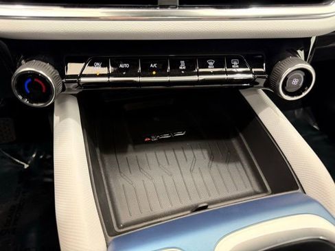 New 2026 Chevrolet Equinox EV LT image 35