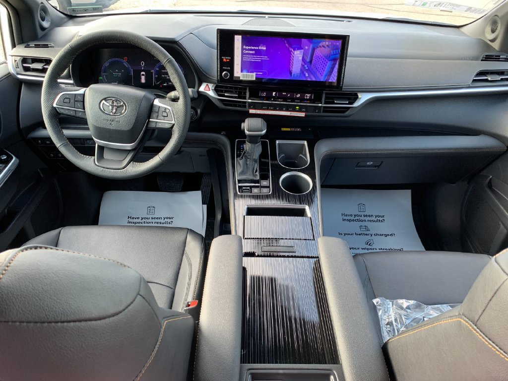 New 2026 Toyota Sienna XLE Woodland Edition AWD/4WD image 15