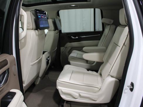 Used 2023 GMC Yukon XL Denali AWD/4WD image 19