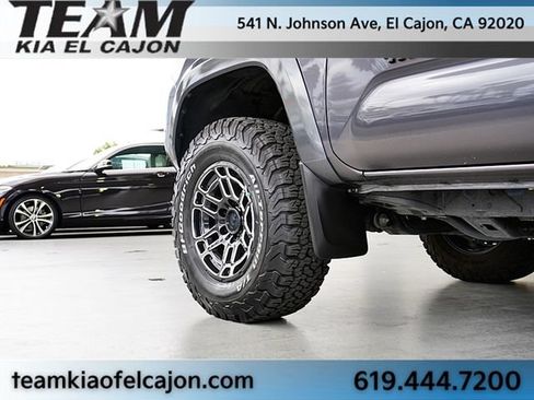 Used 2022 Toyota Tacoma TRD Sport w/ Black Out Package (TMS) AWD/4WD image 9