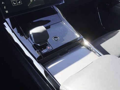 New 2025 Land Rover Range Rover Sport SE image 14