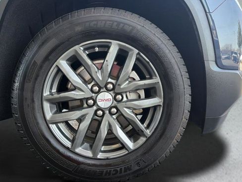 Used 2018 GMC Acadia SLT image 12