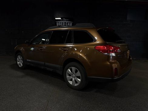 Used 2012 Subaru Outback 2.5i Premium AWD/4WD image 3