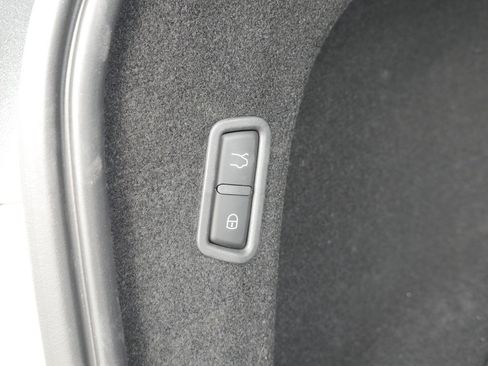 Used 2024 Maserati Levante GT Ultima image 16