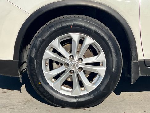 Used 2016 Nissan Rogue SV w/ SV Premium Package image 26