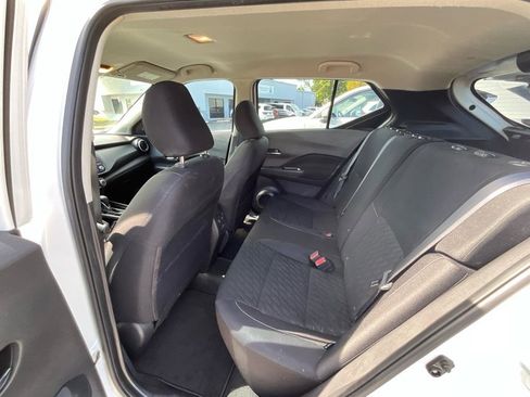 Used 2023 Nissan Kicks SV image 9