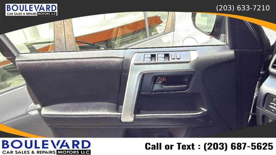 Used 2012 Toyota 4Runner Limited AWD/4WD image 27