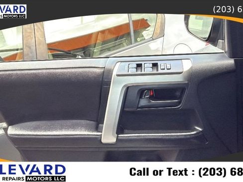Used 2012 Toyota 4Runner Limited AWD/4WD image 27