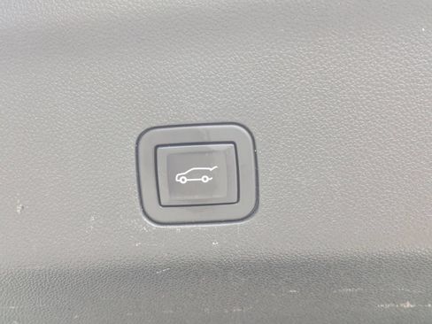 Used 2024 Chevrolet Suburban Premier AWD/4WD image 15
