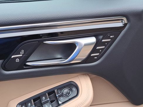 New 2026 Porsche Macan image 26