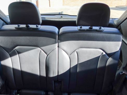 Used 2018 Audi Q7 3.0T Prestige w/ Prestige Package image 34