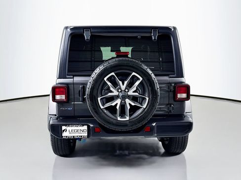 Used 2024 Jeep Wrangler Unlimited AWD/4WD image 6