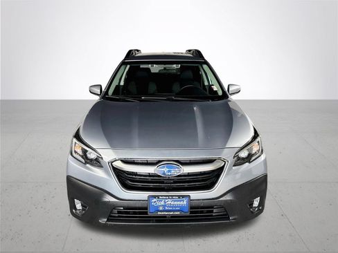 Used 2022 Subaru Outback Premium AWD/4WD image 3
