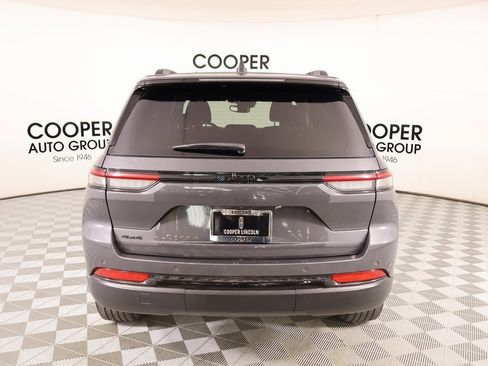 Used 2023 Jeep Grand Cherokee Altitude image 21