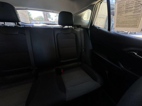 Used 2025 Chevrolet Trax LT w/ LT Convenience Package FWD image 36