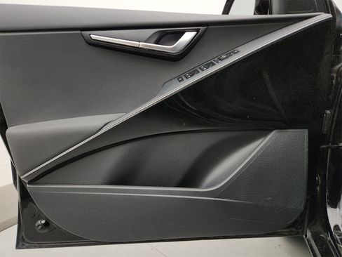 Certified 2024 Kia Niro EX Touring image 17