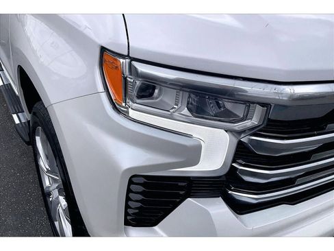 Used 2024 Chevrolet Silverado 1500 High Country w/ High Country Premium Package AWD/4WD image 30