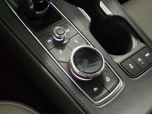 Certified 2023 Cadillac XT4 Luxury FWD image 28